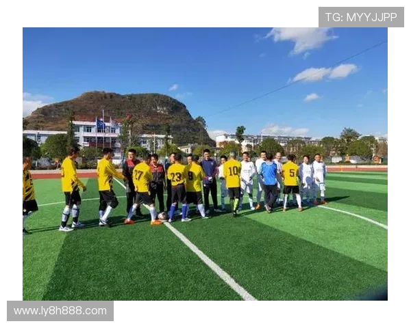 山城汇聚青训力量 足球记者联队携手共筑绿茵足球传承辉煌篇章