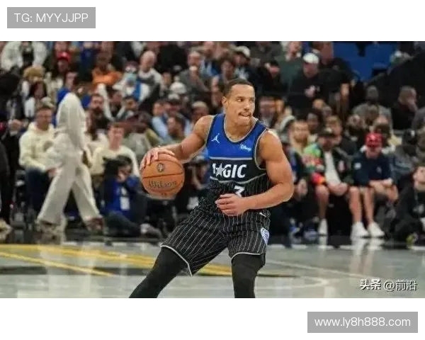 布克空砍39分11助独木难支最终无奈见证球队落败黯然神伤告别