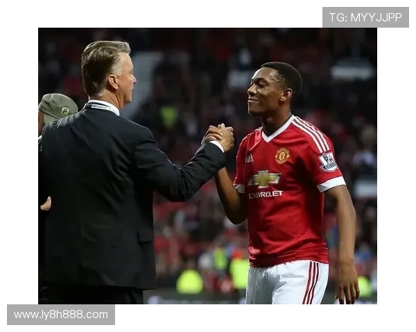 昔日金童身价暴跌早衰落三年辗转四队如今再遭主流联赛冷遇困境中