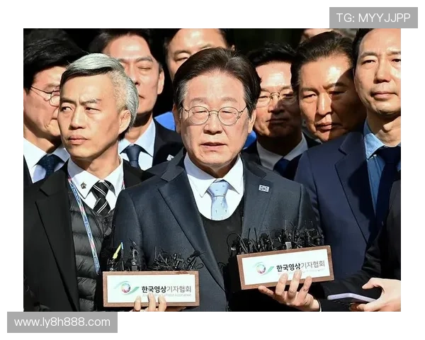 又一拳手登顶总统宝座曾是重量级世界冠军震惊政坛引发全球关注