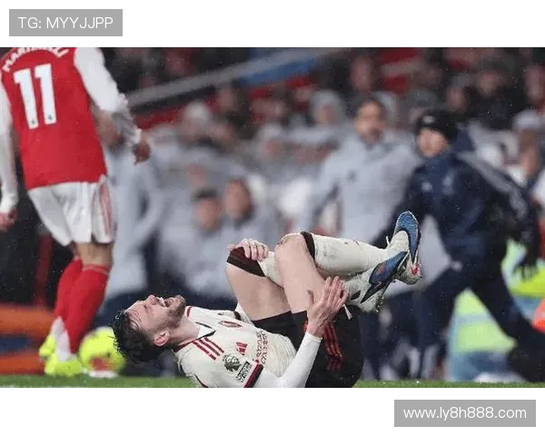 赛程中球员突然倒地官方发布最新伤情通报事件进展引发广泛关注热点 赛程中球员突然倒地官方发布最新伤情通报事件进展引发广泛关注热点